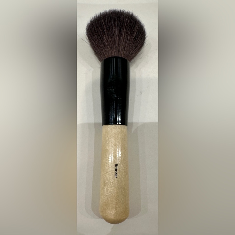BOBBI BROWN BRONZER BRUSH